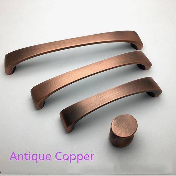 Restoration Hardware Furniture Used - Perillas de cajón de bronce y