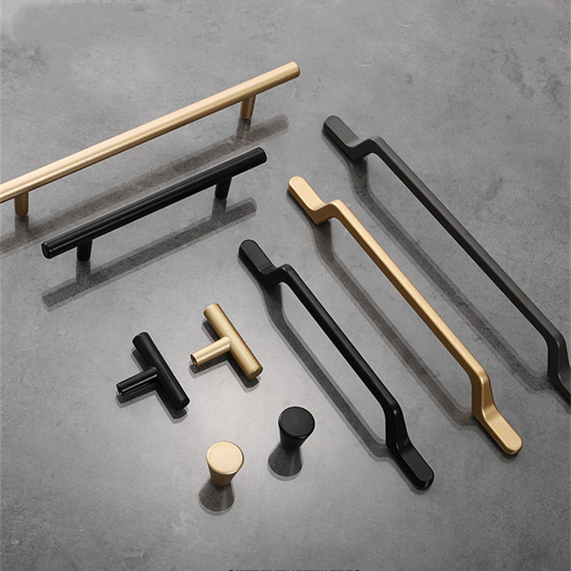 Restoration Hardware Furniture Used - Manijas de puertas de armario de