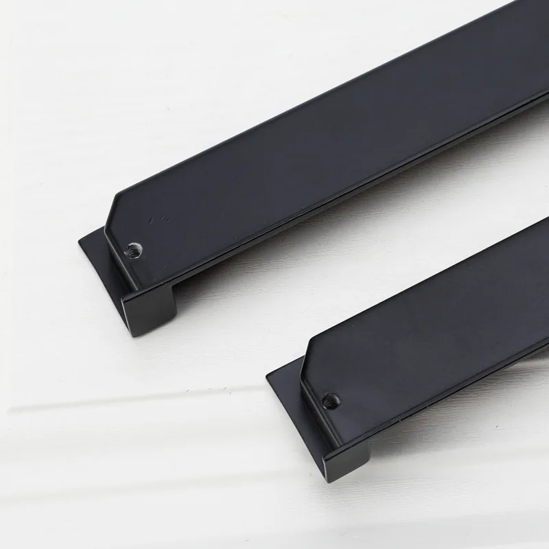 Manija de muebles oculta negra - Restoration Hardware Furniture Used reseña y precio