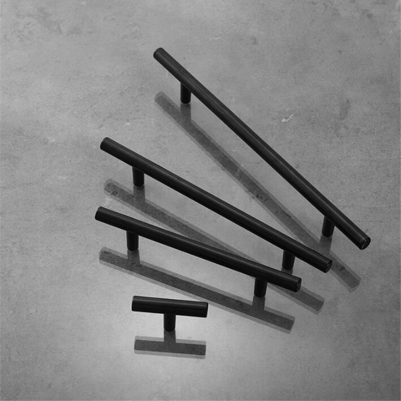 Manijas de puertas de armario  - Restoration Hardware Furniture Used reseña y precio